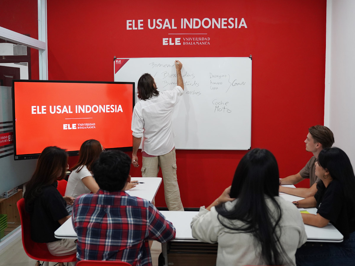 Students participating in a Spanish conversation class
